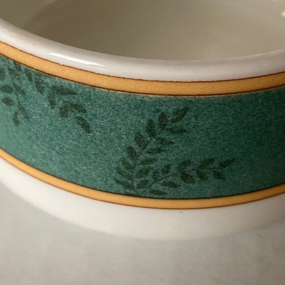 Vintage Villeroy and Boch A La Ferme Les Animaux Lidded candy box. 1748 - Picture 8 of 10